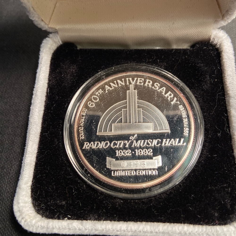 GENUINE REAL 999 FINE SILVER 99% 60th Anniversary Radio City Music Hall Coin